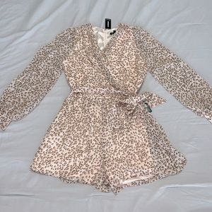NWT Express Long Sleeve Animal Print Romper XS